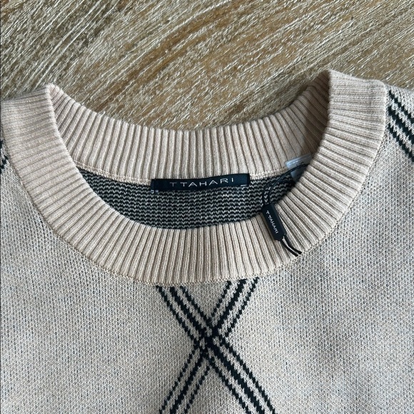 NWOT T Tahari Beige Argyle Sweater L - Picture 2 of 6